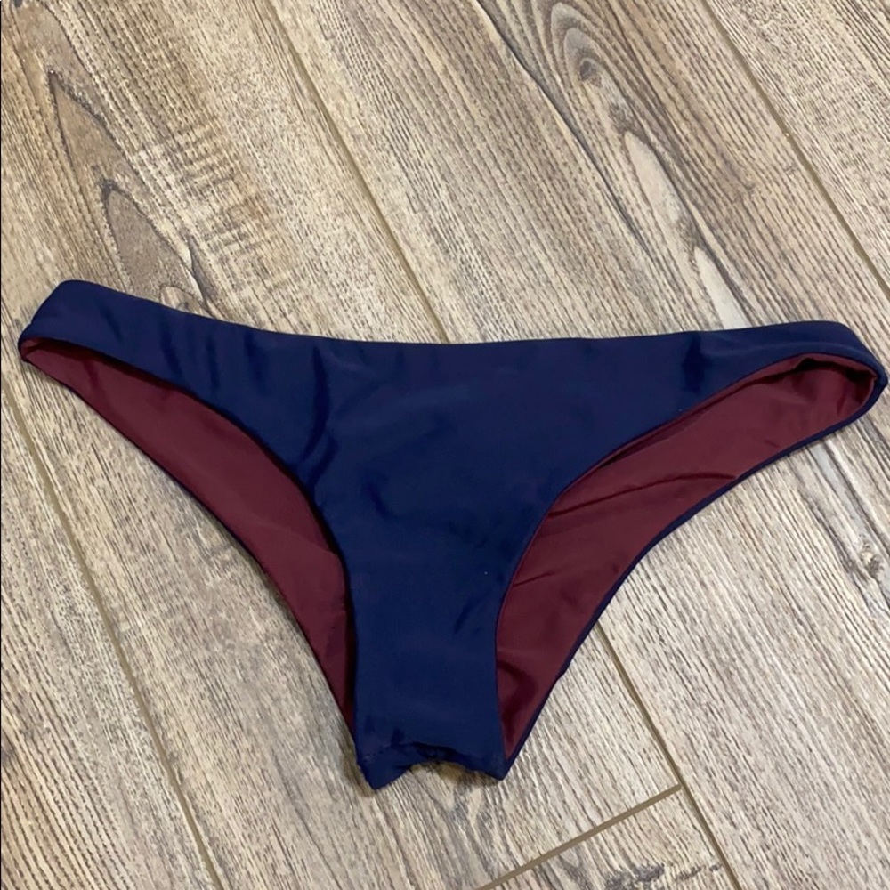 Cheeky/scrunched in the back swimsuit bottoms